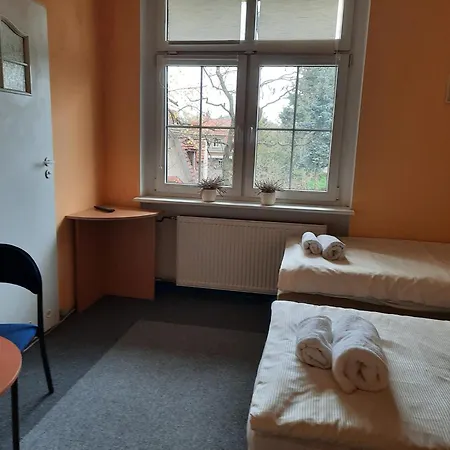 Pod Starymi Lipami Homestay *