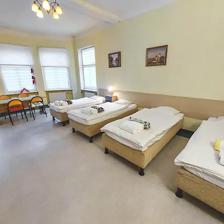 Pod Starymi Lipami ホームステイ *