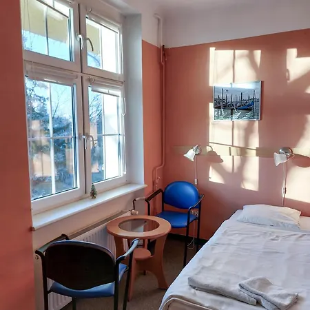 Pod Starymi Lipami Homestay *