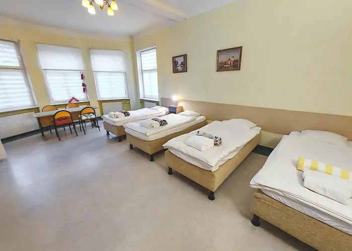 Pod Starymi Lipami ホームステイ *